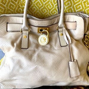 White leather Michael Kors ayote bag like new